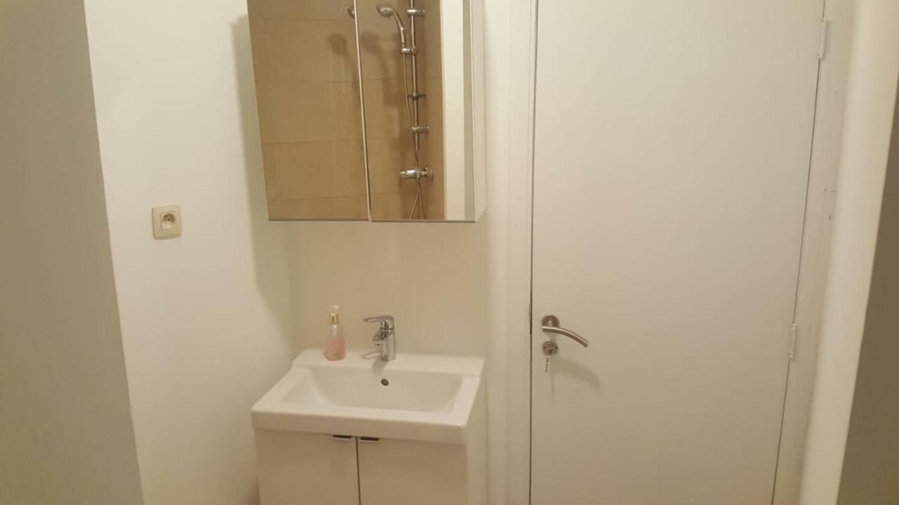 בריסל Central Appartment 2 Bedrooms מראה חיצוני תמונה