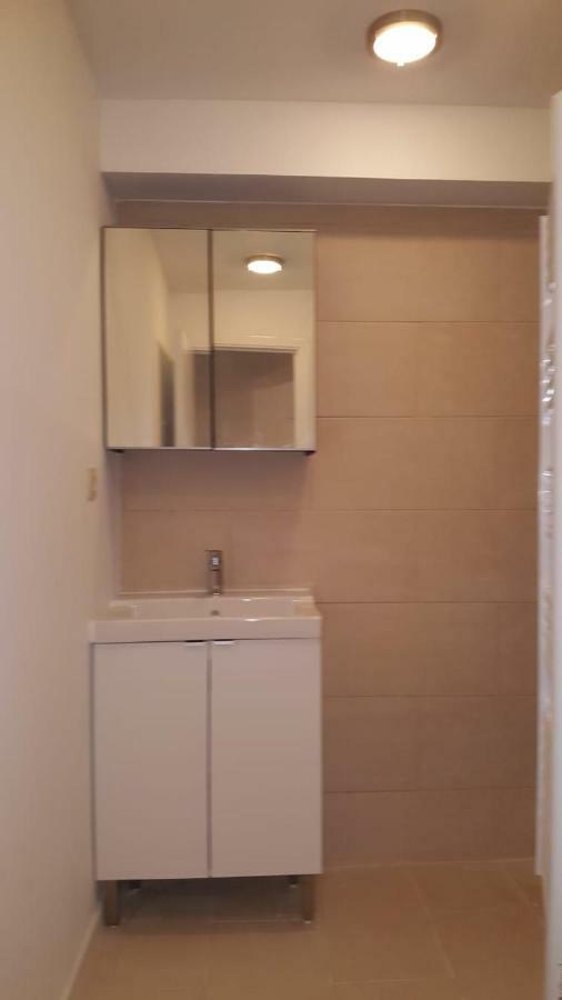 בריסל Central Appartment 2 Bedrooms מראה חיצוני תמונה